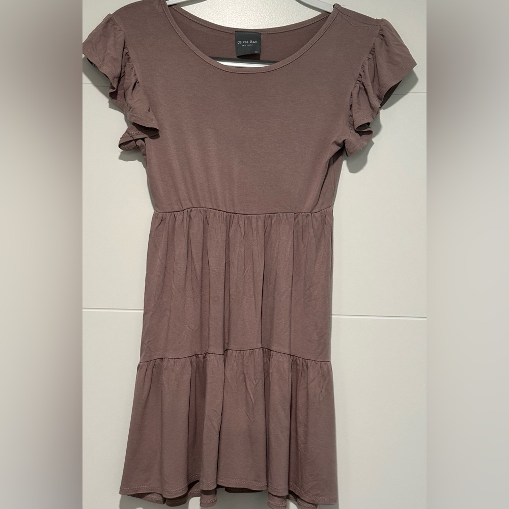 Olivia Rae Dress in Soft Brown
